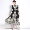 Ethno-Paisley-Maxikleid mit langen Ärmeln, Knopfleiste und hoher Taille, schlanke Passform - M / Schwarz
