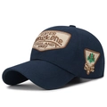 Gorra de béisbol de algodón azul oscuro con parches bordados vintage y visera - Ajustable / Azul marino
