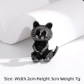 Vintage silver cat brooch with black gemstone eyes, dimensions 2x3cm weighing 7g - Vintage Silver Cat
