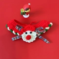 Collare natalizio per animali all'uncinetto con Babbo Natale e fiocco a quadri - S (1-3kg) / Collare a Quadri Babbo Natale