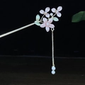 Klassische chinesische Haarnadel mit rosa Blumen, grünen Blättern und Perlenquasten - Rosa Emaille Blume Künstliche Perle Quaste Stil (0552)
