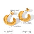 Macro view of 18K gold plated C-shaped earrings with precise size and weight measurements - Minimalist Chunky C Shape Style (HC-E10030)