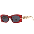 Lunettes de soleil carrées rouges à la mode avec branches en chaîne dorée chic - Rouge
