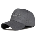 Dunkelgraue atmungsaktive Mesh-Baseballkappe mit Braveboy-Stickerei in 45-Grad-Ansicht - Verstellbar / Grau