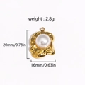 Détail d'un pendentif cœur en acier inoxydable doré de 20mm avec incrustation de perle - Design à Bord de Forme Spéciale (Style 10)