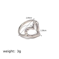 Anello a cuore in acciaio inossidabile martellato argento con dimensioni e peso di 3g - US6 / Color Acciaio