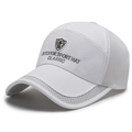 Witte ademende mesh baseballpet met sportlogo voor optimale zonbescherming in de zomer - Wit