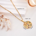 Collier doré en acier inoxydable avec pendentif boussole et cœur serti de gemme - TG 2562-Disque Rond à Texture de Cœur / Or