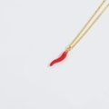 Collier minimaliste en chaîne dorée avec un pendentif piment rouge éclatant - Piment Rouge