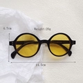 Detailed dimensions of round vintage sunglasses with 14.5cm width and 20g weight - Black and Yellow