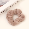 Elastico per capelli in morbido peluche caffè chiaro con texture soffice - Color Tè al Latte