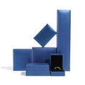 Dunkelblaue Schmuckschatulle mit Satinstruktur für Ringe, Halsketten und Armbänder - Lange Armbandbox / Königsblau