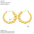Vista tecnica dettagliata degli orecchini a cuore in acciaio inossidabile placcato oro 18k - Orecchini a Cerchio con Cuori Collegati (SE192G) / Diametro 35mm