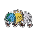 Broche en émail montrant la Terre le Soleil et la Lune marchant main dans la main - Groupe Planétaire Triple (QHXZ3635)