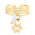 Dettaglio dell'anello multistrato dorato regolabile con perla bianca e ciondolo a zampa - Stile Zampa (N-890) / Oro