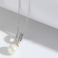 Collar gótico con cadena de plata, colgante de círculo de diamantes y perla blanca redonda - Colgante de Perla Artificial / Plateado