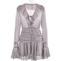 Détail de robe grise en mousseline à col en V avec volants et finitions à nouer - S / Gris clair