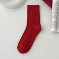 Rote Crew-Socken mit Rautenmuster und gerippten Bündchen für das neue Jahr - Einheitsgröße / Gitter