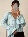 Gilet en maille ajourée bleu clair à col en V avec élégantes manches cloches et boutons - S / Bleu clair