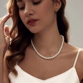 Classica collana di perle bianche con ciondolo a croce d'argento per un look elegante - Collana di perle a strato singolo da 8 mm / 8MM Argento