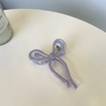 Vista dettagliata della molletta per capelli a fiocco viola con strati in acrilico - Circa 9,5 cm / Grigio