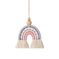 Détail d'un arc-en-ciel en macramé fait main pour voiture avec perles en bois - Violet Multi