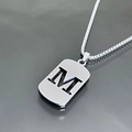 Collier en acier inoxydable argenté avec pendentif dog tag évidé arborant la lettre M - Lettre M / Argent