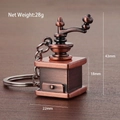 Portachiavi macinacaffè vintage in metallo bronzo con indicazioni delle dimensioni reali - Macinacaffè Manuale
