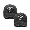 Vintage gewaschene schwarze Mr und Mrs Bestickte Paar Baseballkappen mit Herzdetails - Verstellbar / Herr + Frau Set