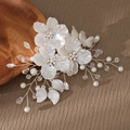 Pettine per capelli in stile cinese con fiori di acrilico perlato e perline di cristallo - Molletta per capelli a fiori argento (HS-J6982S)