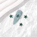 Ciondolo per unghie a stella con cristallo verde su unghia blu per design nail art 3D - Argento Verde Pavone Zirconia