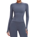 Nahtloses Yoga-Langarmshirt mit Daumenlöchern und Rundhals in staubblauem Design - S / Oberteile / Blaugrau