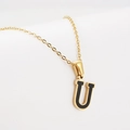 Collar de acero inoxidable dorado con colgante de letra U y esmalte negro en cadena fina - Letra U Dorada