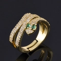 Bague serpent dorée ajustable avec zircons blancs et yeux en pierre verte - Serpent Spirituel Enroulé