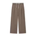 Detailansicht der kaffeebraunen Weithose mit hoher Taille und weißem Kordelzug am Bund - XS / Braun