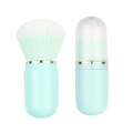 Ausziehbarer minzgrüner Kapsel-Make-up-Pinsel für Puder im handlichen Reisedesign - OPP-Verpackung / Minzgrün
