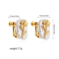 Golden flower earrings with baroque pearls and precise size measurements for elegant style - Daisy
