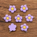 Set de 7 dijes de flores de resina morada con centro amarillo y aro para collares DIY - Morado