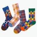 Lot de quatre paires de chaussettes colorées avec motifs visages et carreaux vifs - Taille unique / Collection Visages Colorés et Carreaux