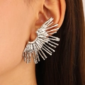 Boucles d'oreilles soleil vintage en argent avec un grand design rayonnant et ajouré - Style Grand Bijou d'Oreille Radial Argenté (Z-582)