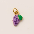 Détail du pendentif raisin plaqué or 18K avec finition en émail violet et vert - Pendentif Raisin Violet