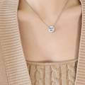 Pendente disco argento con incisione Love me su una catenina a sfere fine - 40+5cm / Color Acciaio