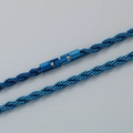 Collana a catena a fune in acciaio al titanio con chiusura girevole unica in blu acceso - Bracciale Intrecciato Blu (22,5 cm)