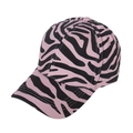Detalle de gorra de béisbol con estampado de cebra rosa y negro y visera curvada - Visera Curva (Ajustable) / Rosa Cebra