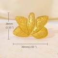 Vista dettagliata del gioiello a fiore dorato con dimensioni 49 mm per 28 mm - Anello a foglia / Oro