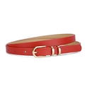 Cintura sottile in pelle rossa da donna con fibbia a D dorata su sfondo bianco puro - Lunghezza 106 Larghezza 1.4 / Rosso