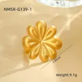 Gouden bloem ring van mat roestvrij staal met een verstelbaar open band ontwerp - Ring (NMSR-G139-1) / 18K goud