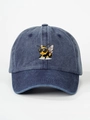 Detailansicht der bestickten Sonnenbrillen-Biene auf der gewaschenen blauen Denim-Kappe - Einheitsgröße (Verstellbar) / Marineblau