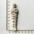 Detailed size measurement of a resin mummy figurine magnet showing 8.5cm length - Egyptian Mummy
