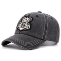Casquette de baseball en coton gris foncé avec broderie 84 et surpiqûres blanches - Réglable / Noir